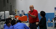 German Expert Shows Teachers the German Project-based Learning Integrating Theory and Practice at School of Mechanical and Electrical Engineering